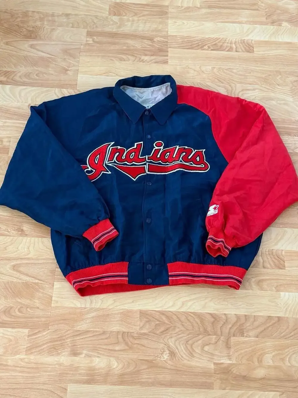 Vintage 90s Starter Diamond Collection MLB Cleveland Indians Dugout Nylon Jacket